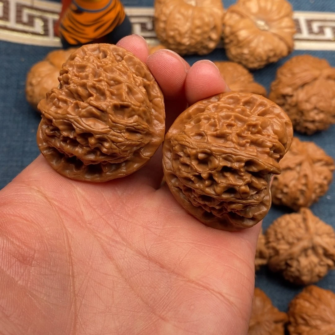 文玩核桃把件41桃心宫灯精品