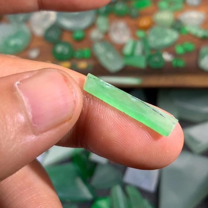 定制翡翠未镶嵌材料定制