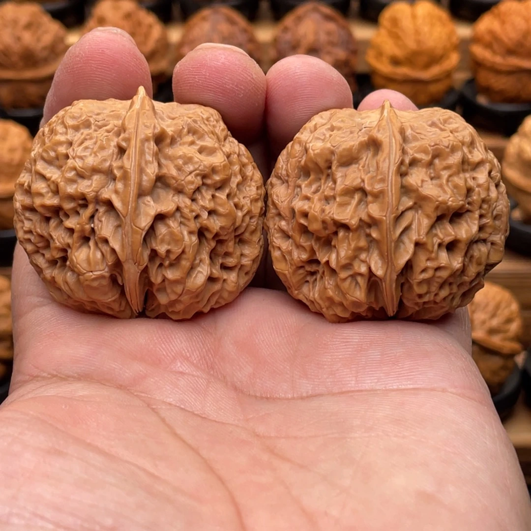 文玩核桃吊坠鬼纹元宝44尺