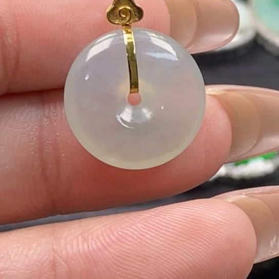 颈饰18K金镶嵌翡翠扣子