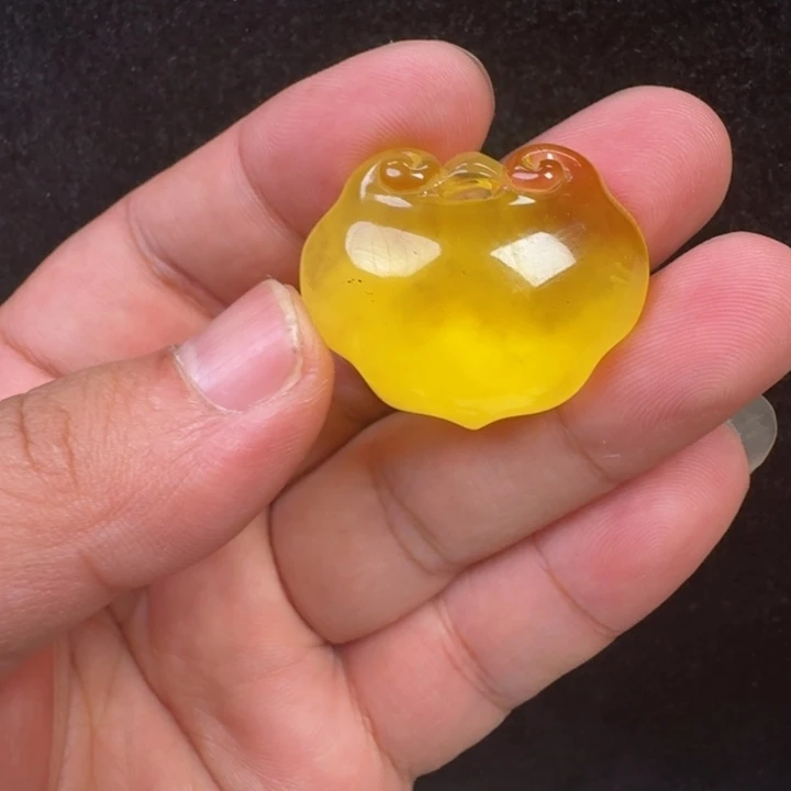 蜜蜡未镶嵌珠宝奇石