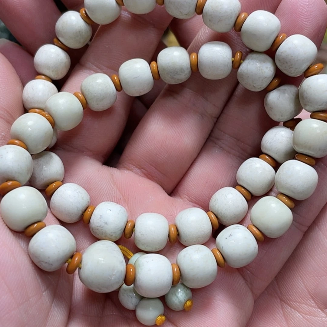 【闪购商品】未镶嵌岫岩河磨玉（透闪石质玉）把件