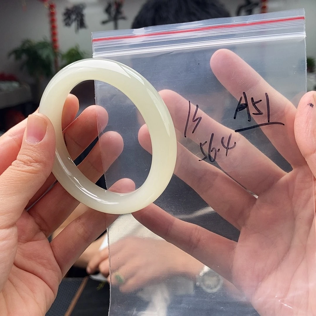 和田玉手镯未镶嵌拍一发一