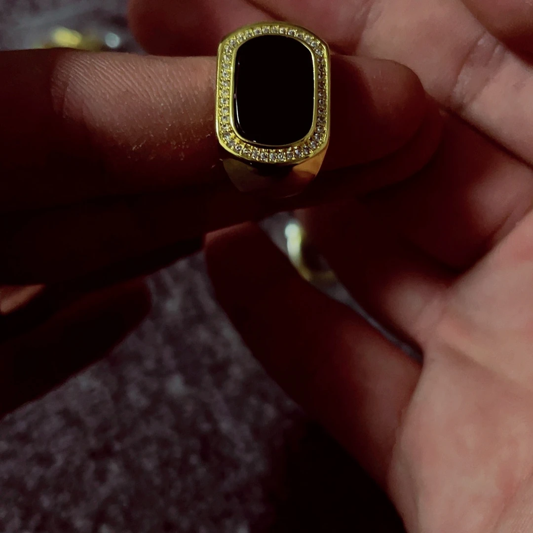 翡翠未镶嵌颈饰先检后发一物一证