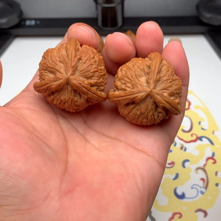 文玩核桃把件白奔