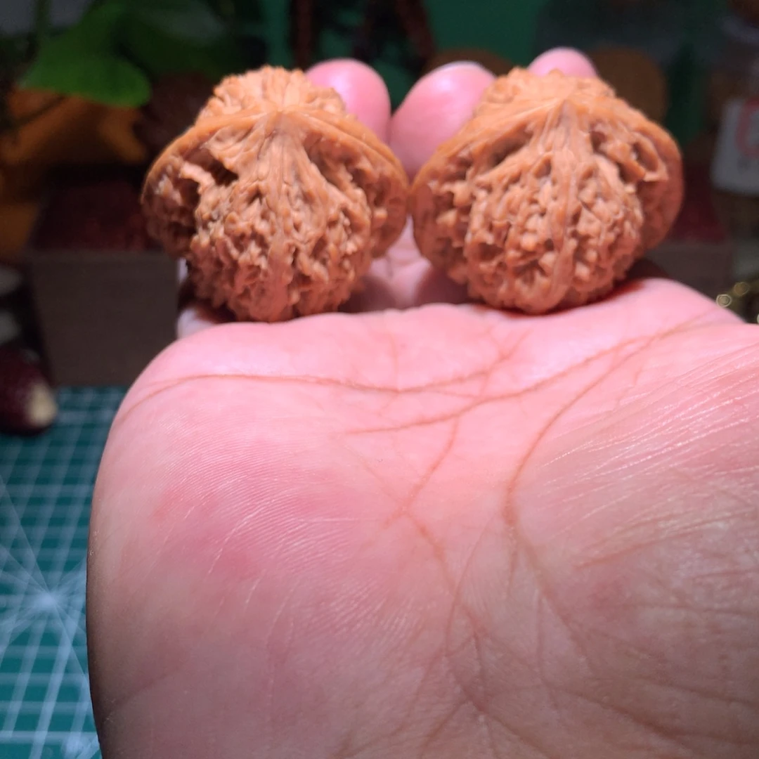 郭***阳吊坠文玩核桃三角南疆石