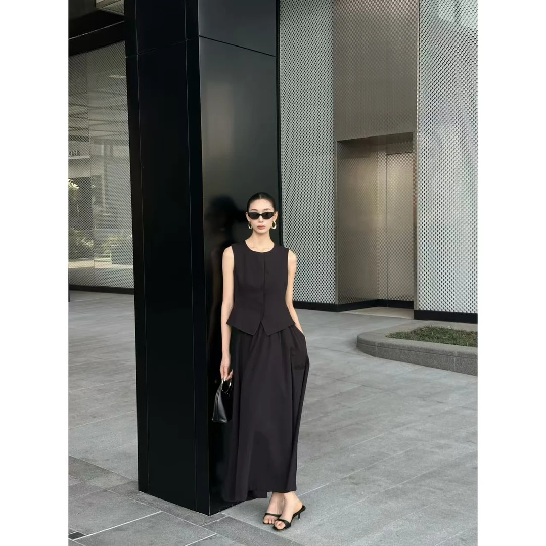 FIINAL《赫本》立体剪裁收腰小马甲+半裙套装