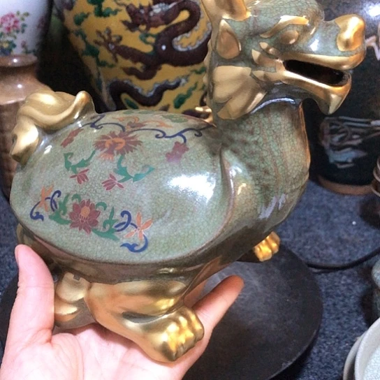 瓷器一件，品相完好