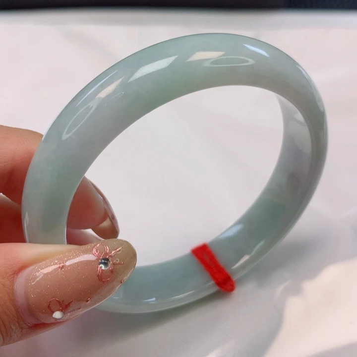 翡翠手镯未镶嵌52圈