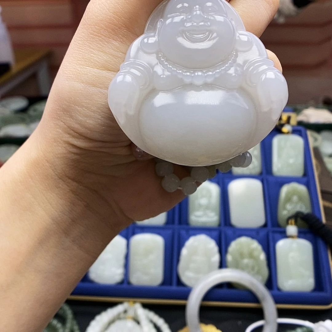 和田玉颈饰未镶嵌燕***丝