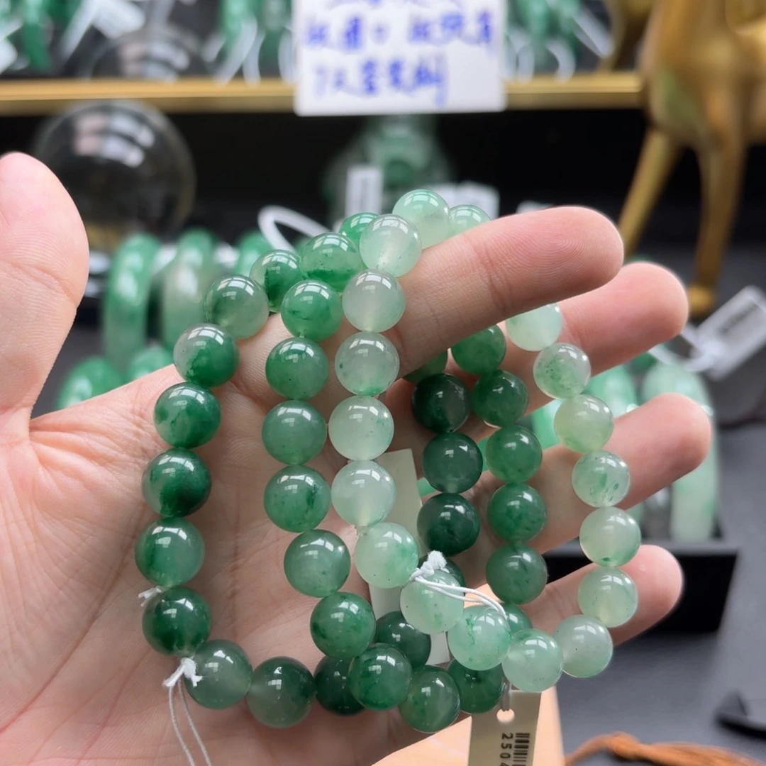 石英质玉未镶嵌颈饰