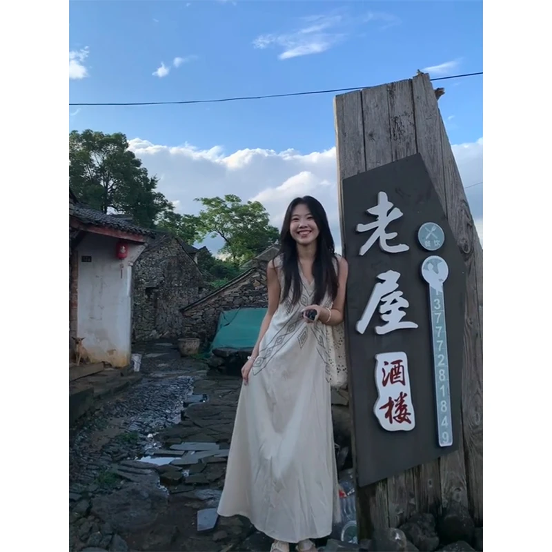 MARIE.COCO法式V领无袖背心连衣裙女夏季新款气质高级感A字长裙子