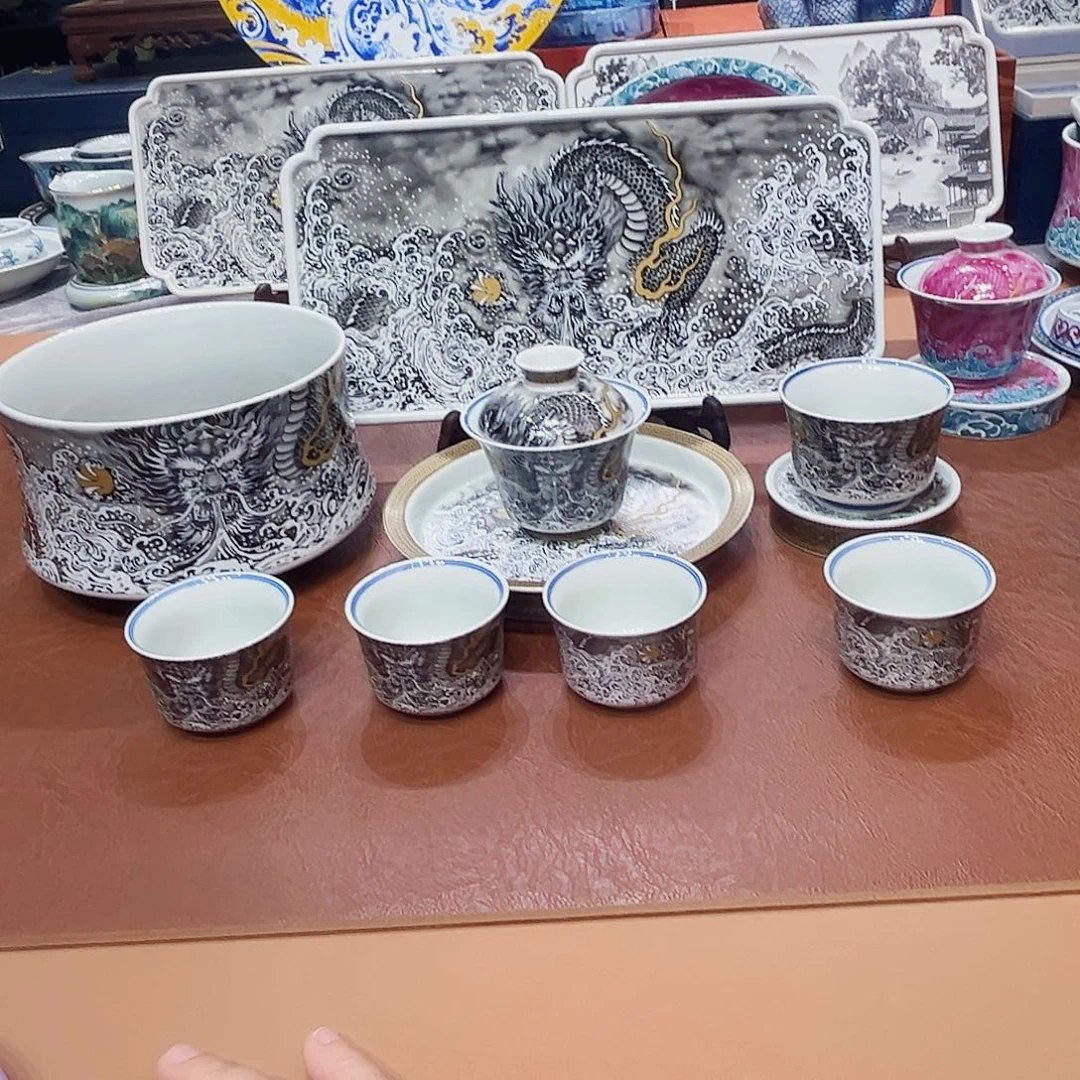 摆件景德镇陶瓷研究所工作的