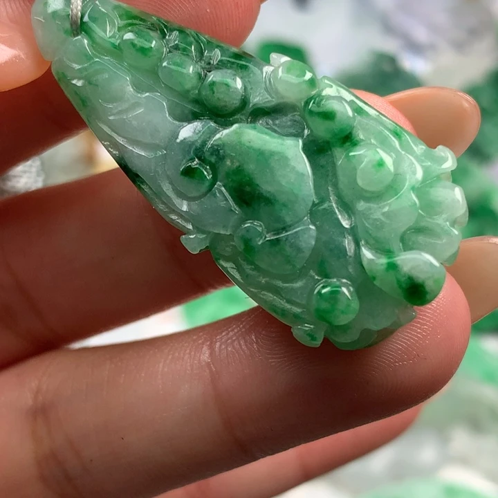 翡翠未镶嵌颈饰翡翠
