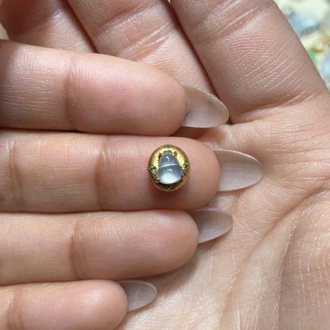 【闪购商品】翡翠吊坠(不含链)18K金镶嵌