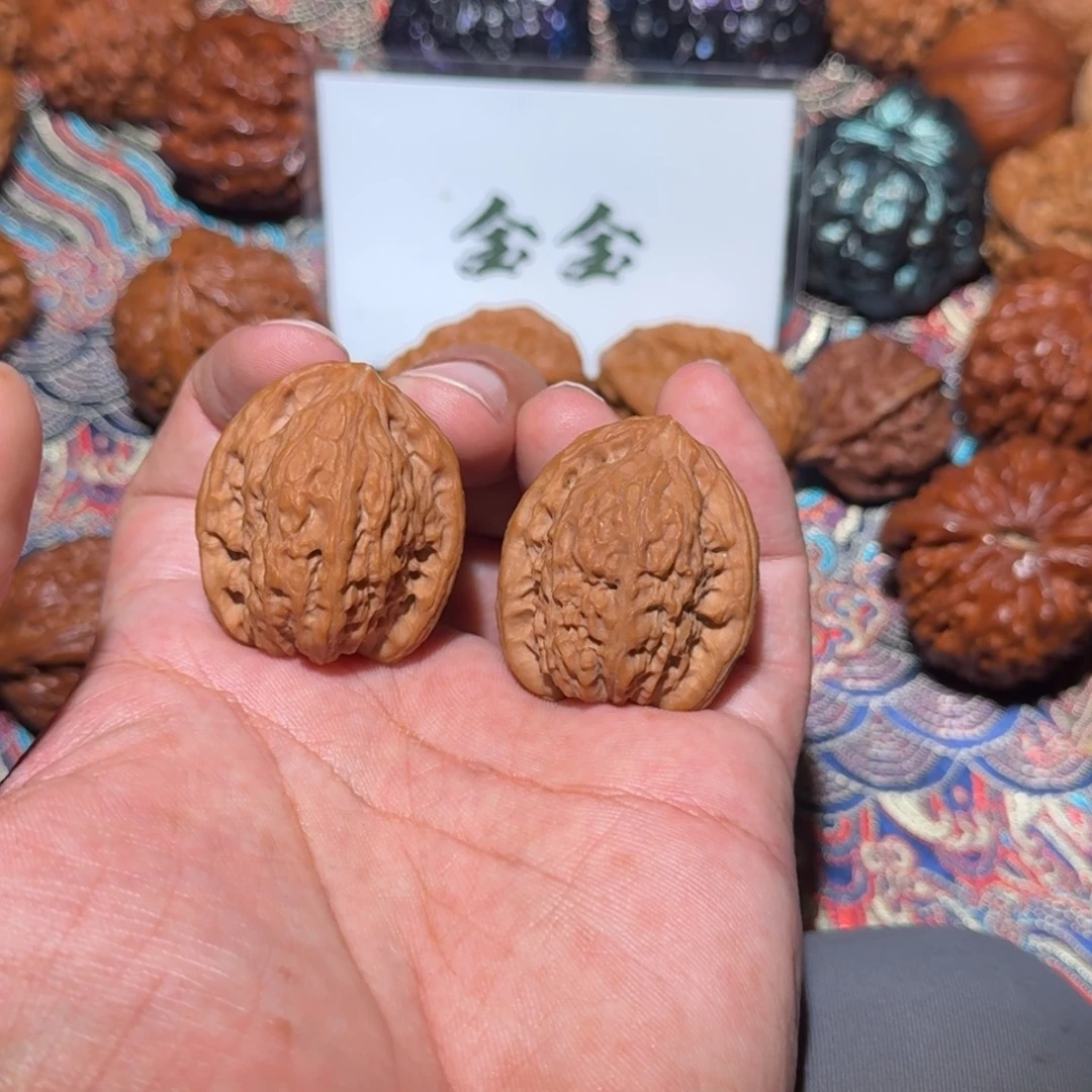 文玩核桃把件2204南疆石，尺寸30 29 34