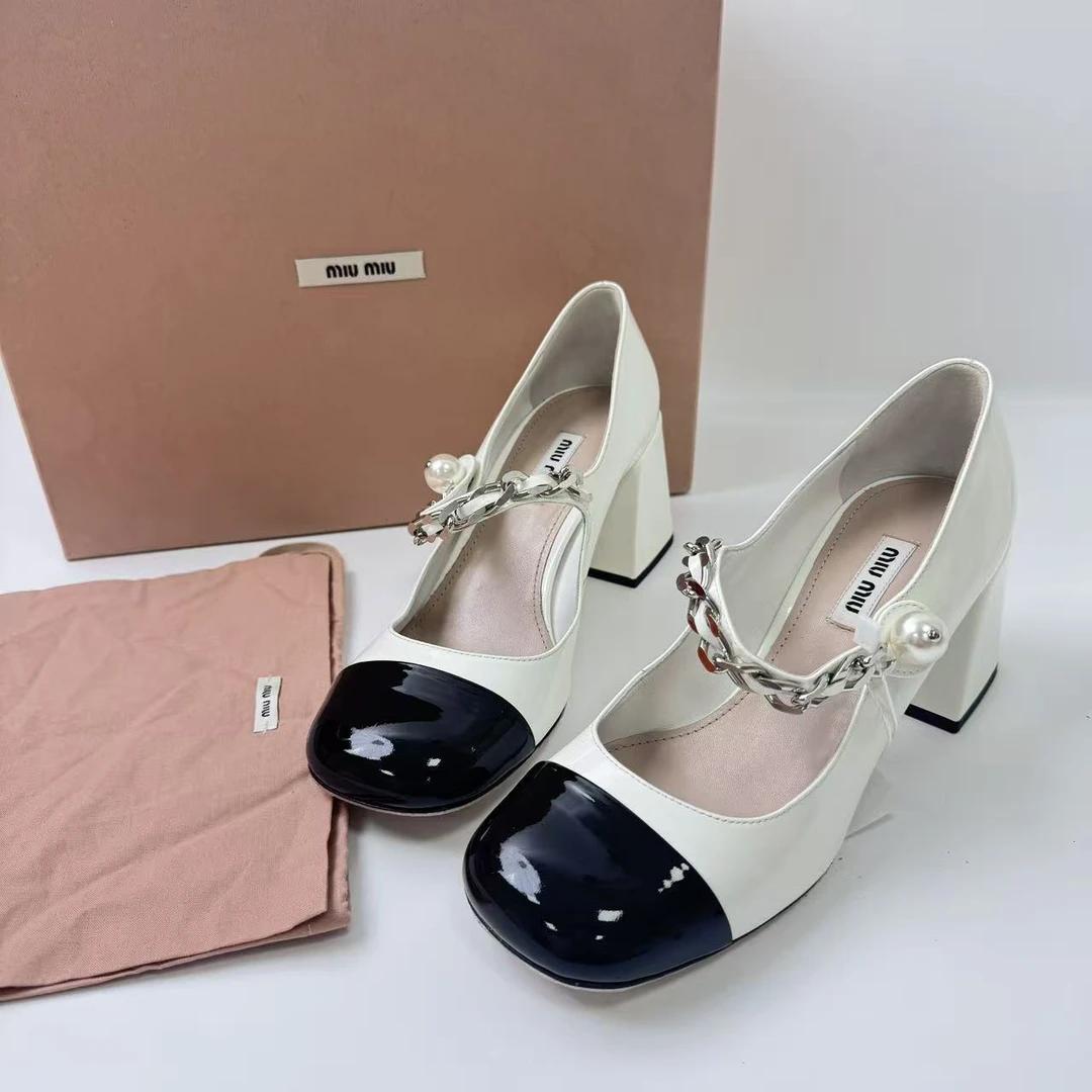 未使用 MIU MIU/缪缪 36.5码/全套/白色皮穿链粗跟玛丽珍wsp655