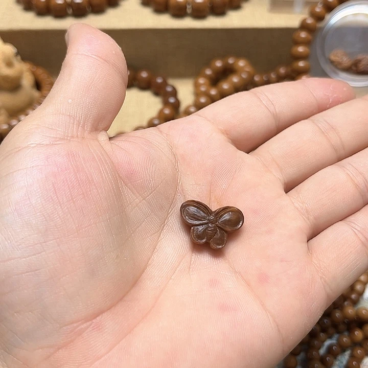 果皮?*宝库克蝴蝶配饰一个