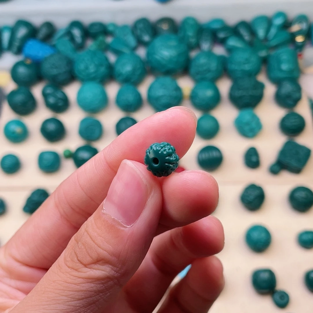 【闪购商品】琉璃颈饰9尺寸金刚