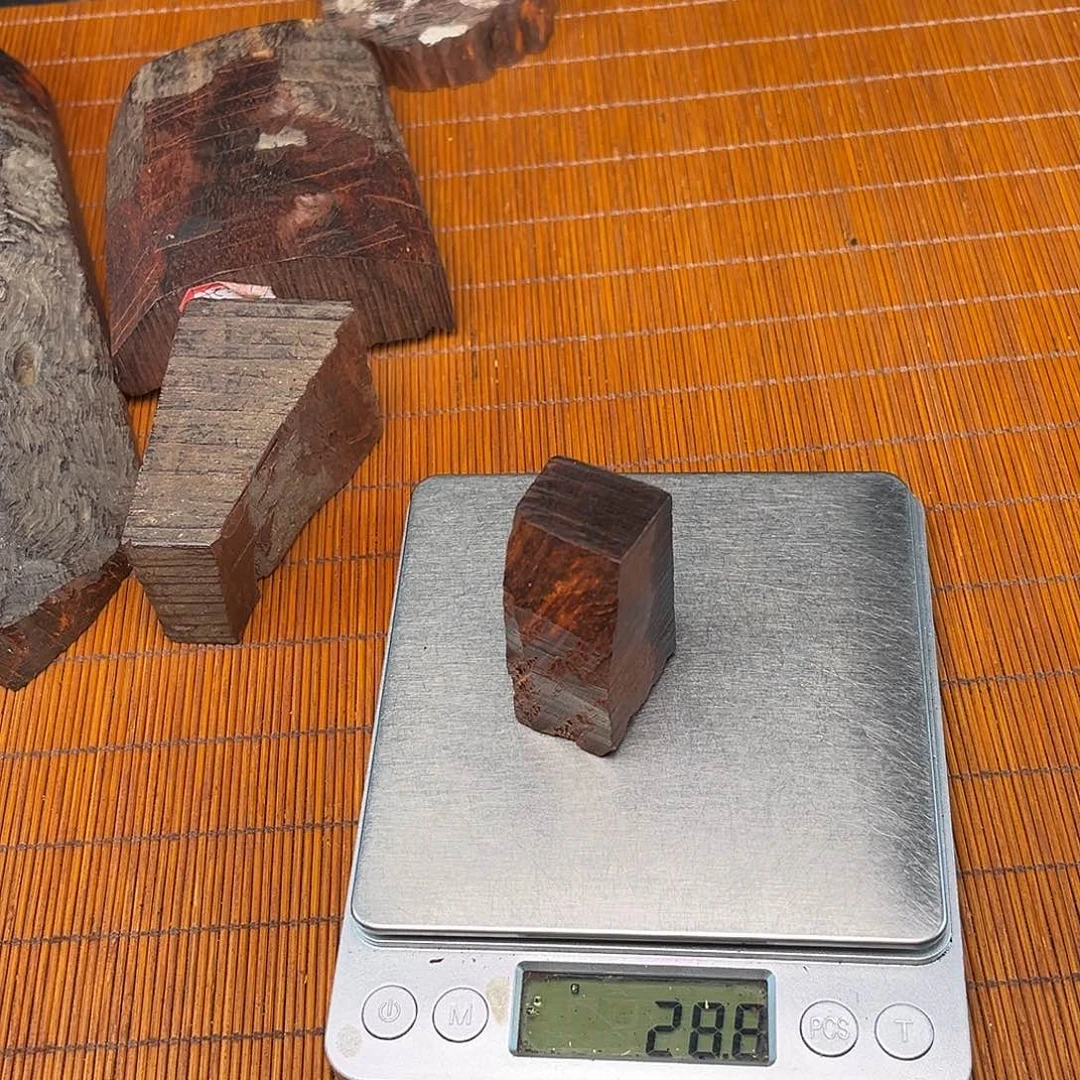 丁***蝎檀香紫檀（小叶紫檀）