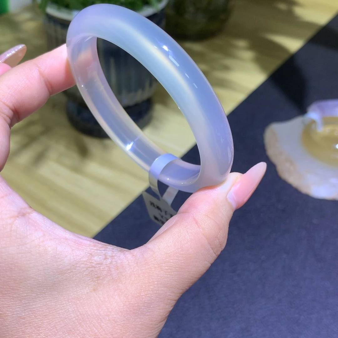 玛瑙/玉髓未镶嵌手镯两抹绿
