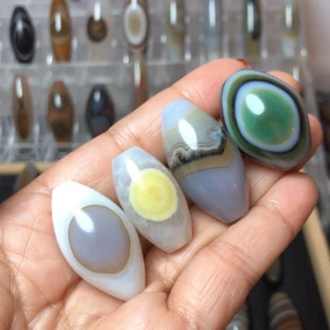 玛瑙/玉髓珠宝半成品未镶嵌在*？