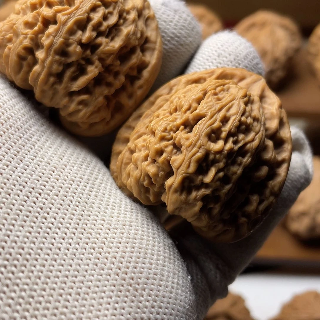 桃核吊坠南疆石狮子头40