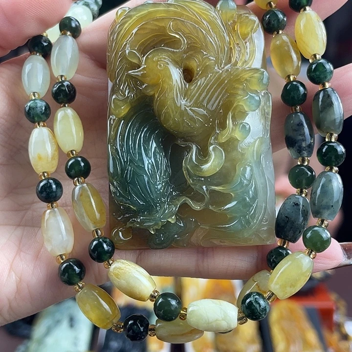 蛇纹石玉未镶嵌颈饰