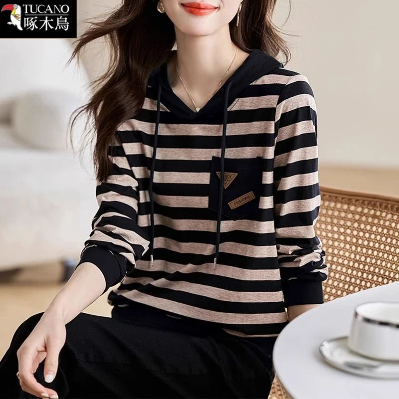啄木鸟秋季长袖拼接连帽条纹T恤2025年新款女士洋气百搭时尚上衣