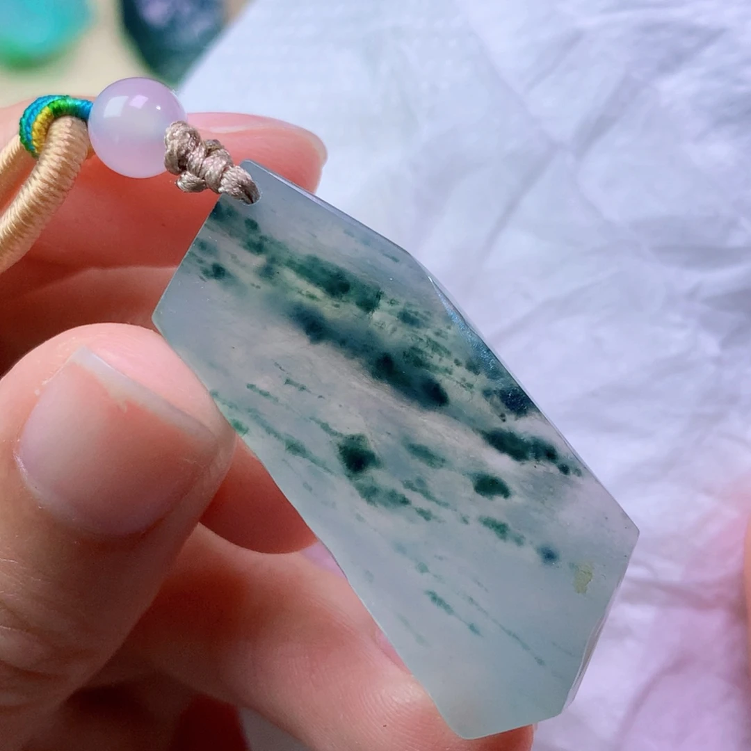 翡翠未镶嵌吊坠(赠链) 7959