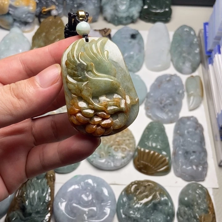 颈饰未镶嵌翡翠鹰牌72