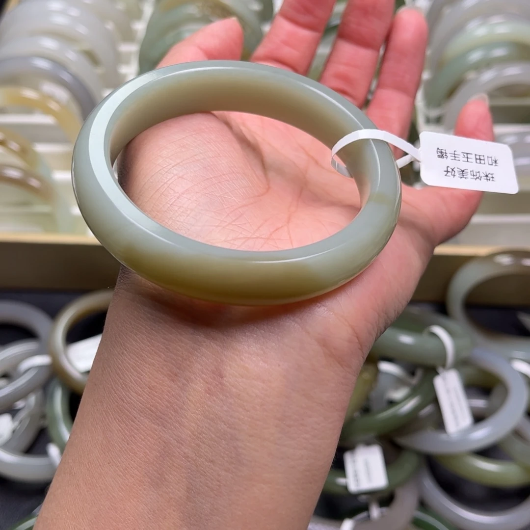 和田玉未镶嵌手镯59圈