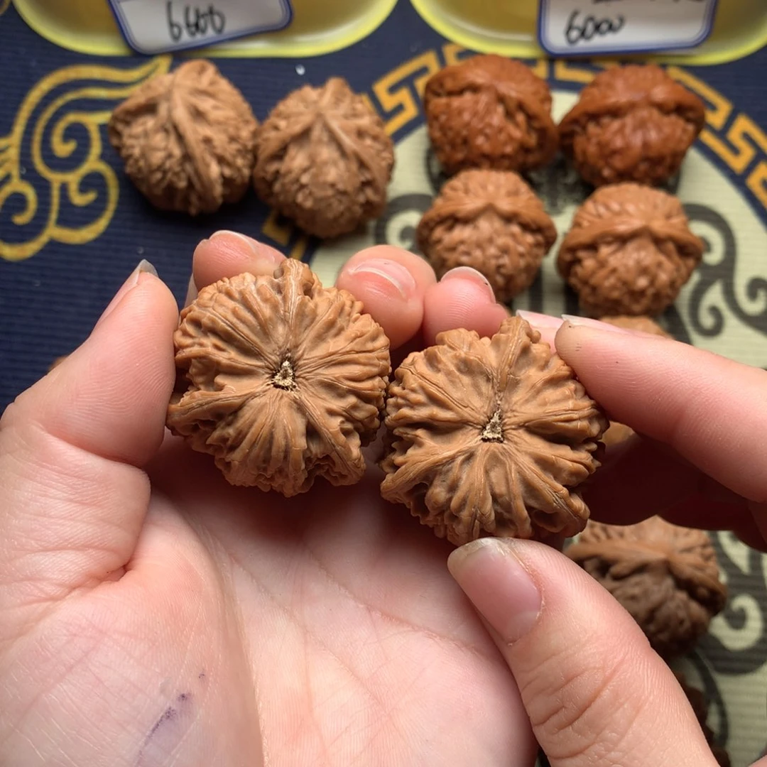 文玩核桃吊坠文山36