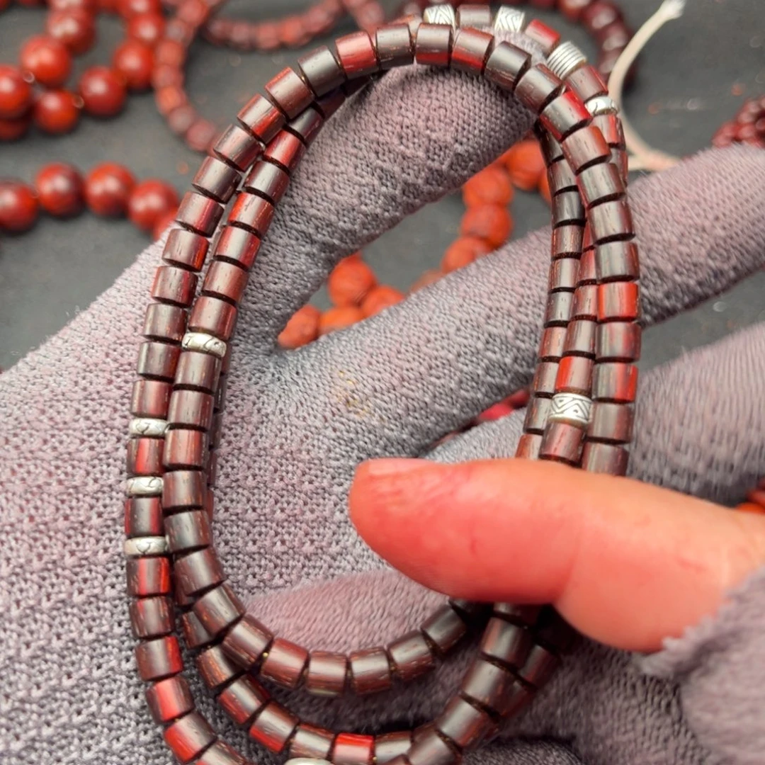 手串/手链檀香紫檀（小叶紫檀）5×5.6 130颗 金星