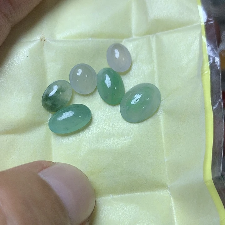 定制翡翠未镶嵌戒指