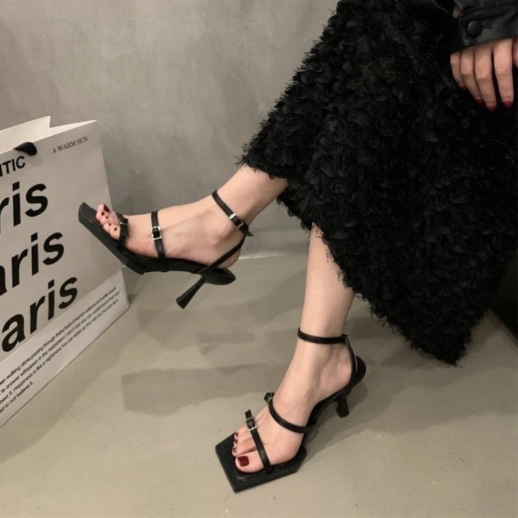 UHCK小众法式高跟凉鞋女鞋子2025年新款夏季仙女风气质黑色细带罗