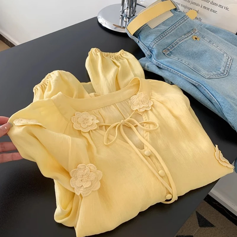 法式减龄立体花朵黄色减龄长袖衬衫上衣女装早春新款甜美小衫百搭