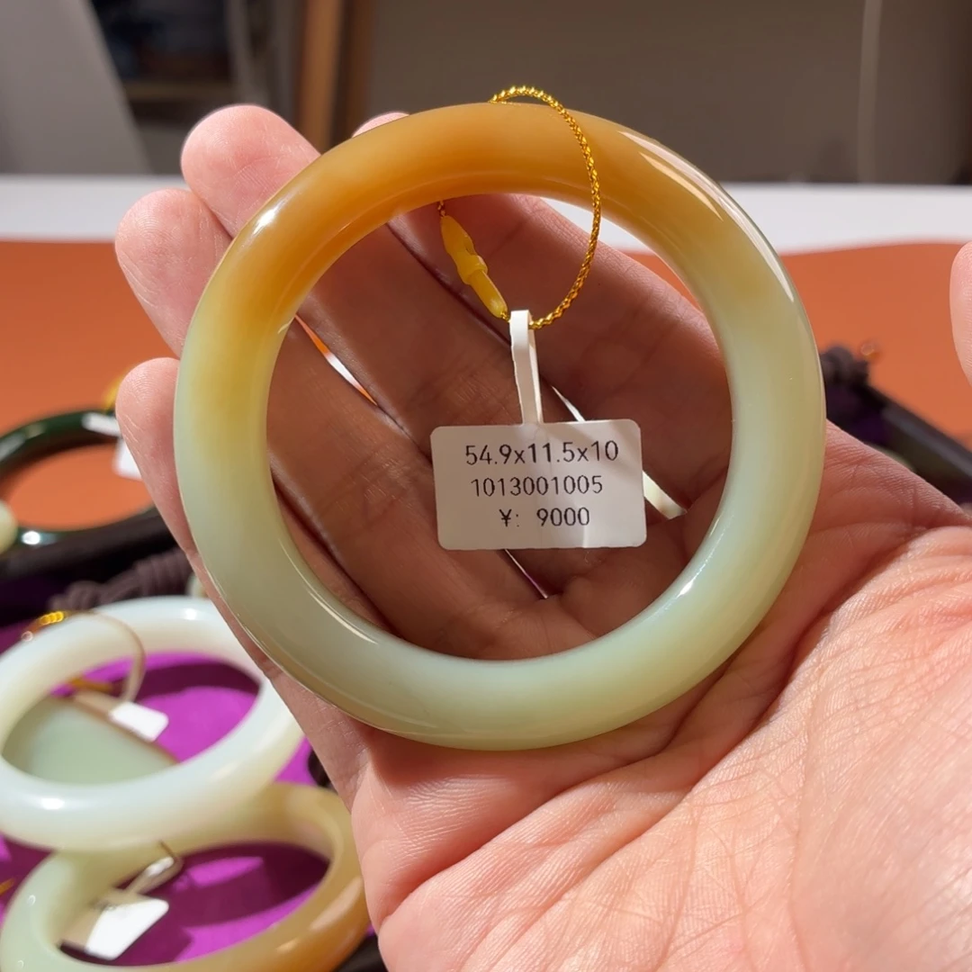 明***️和田玉（糖玉）未镶嵌手镯