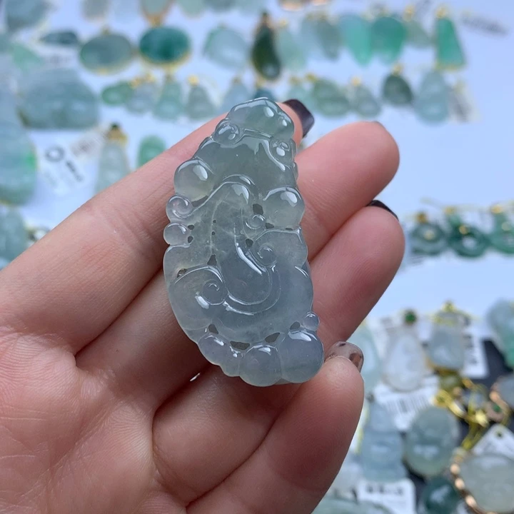 翡翠颈饰未镶嵌翡翠
