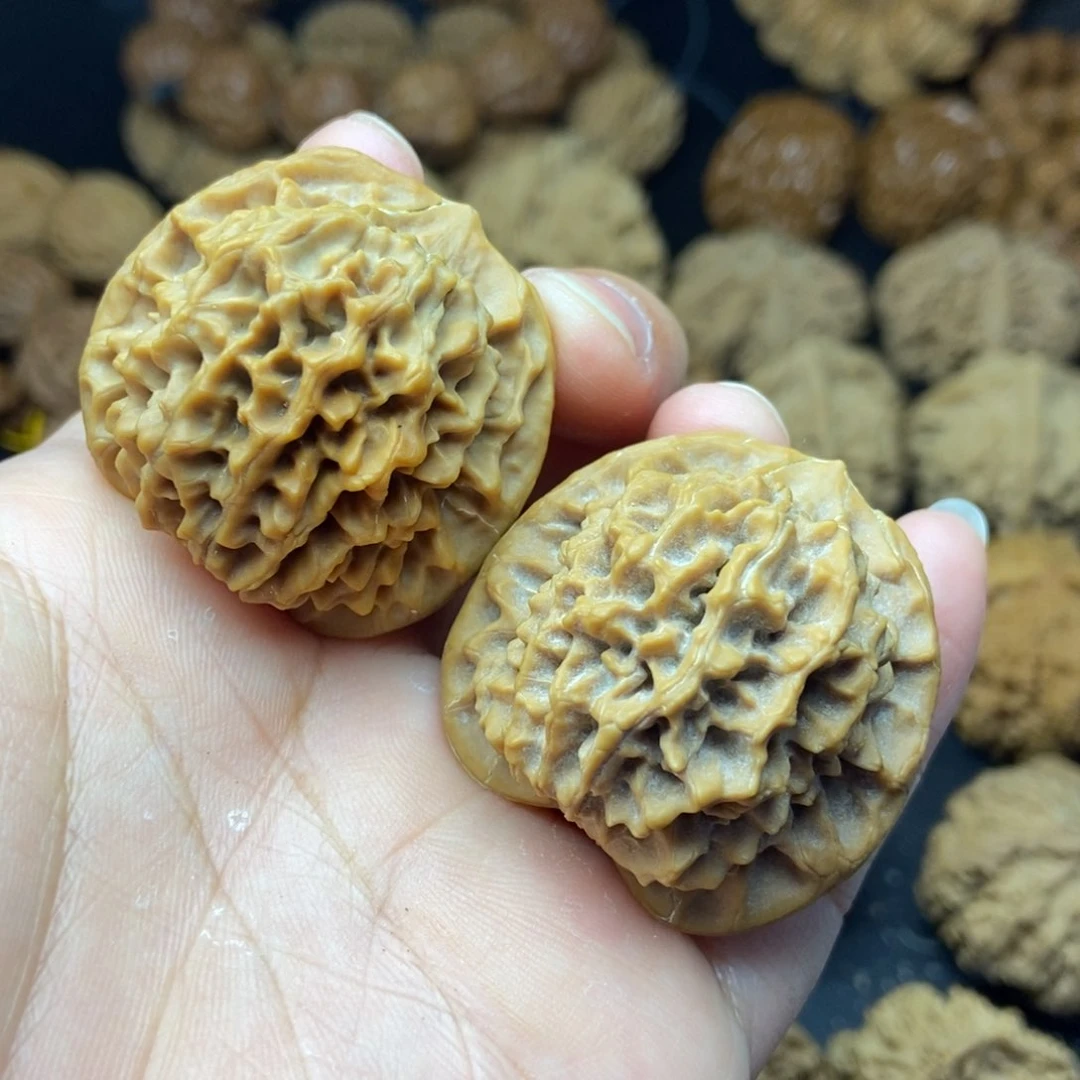 文玩核桃把件脱***马秦岭核桃秦闷返油色差37
