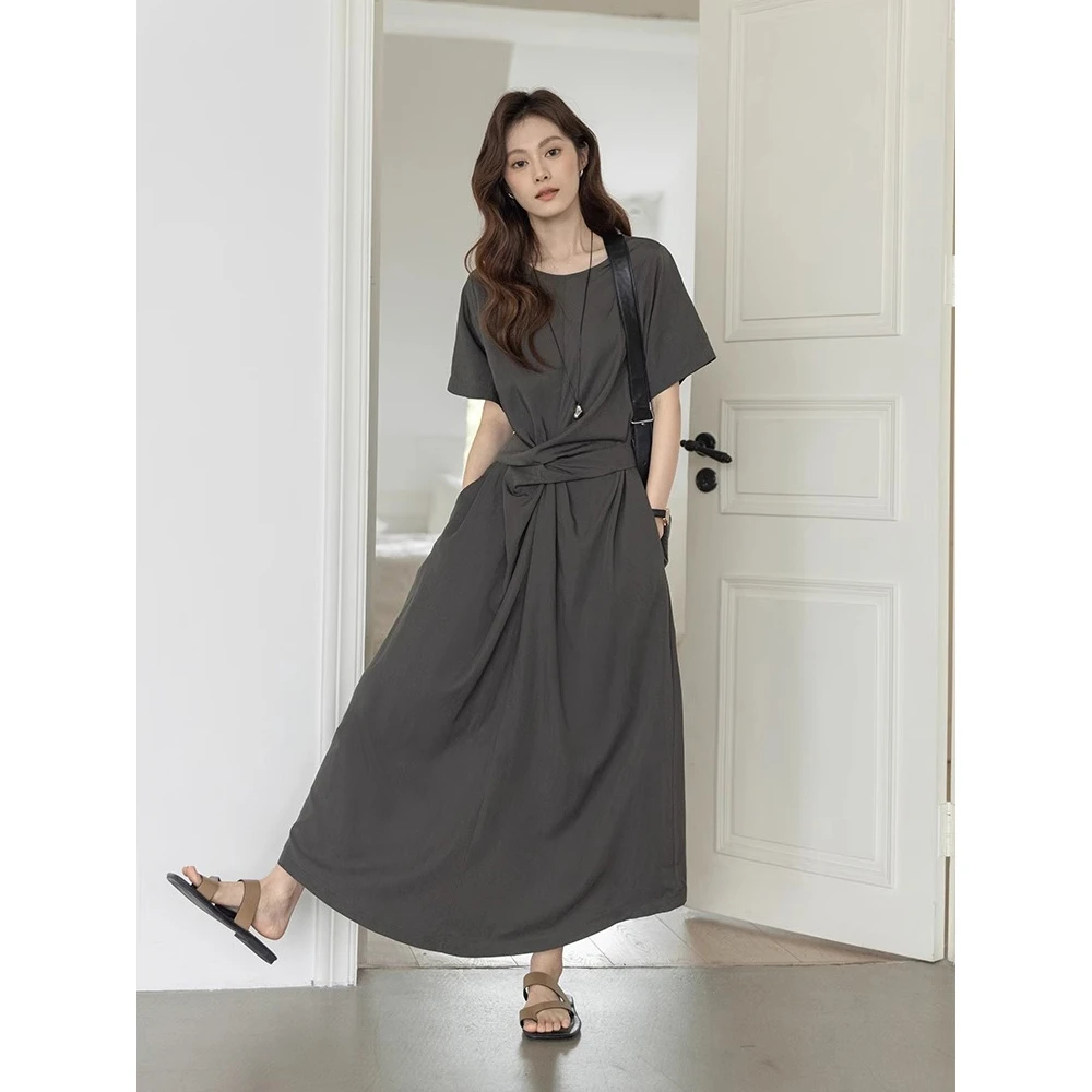 VUMP「灰缎束月」灰色高级感褶皱短袖连衣裙女2025春夏季超好看长裙