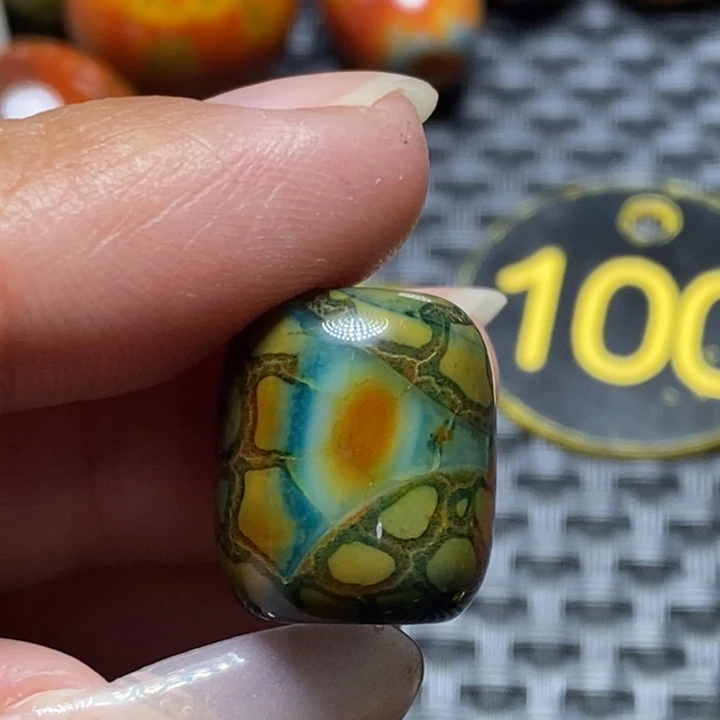 亚***2玛瑙/玉髓未镶嵌颈饰