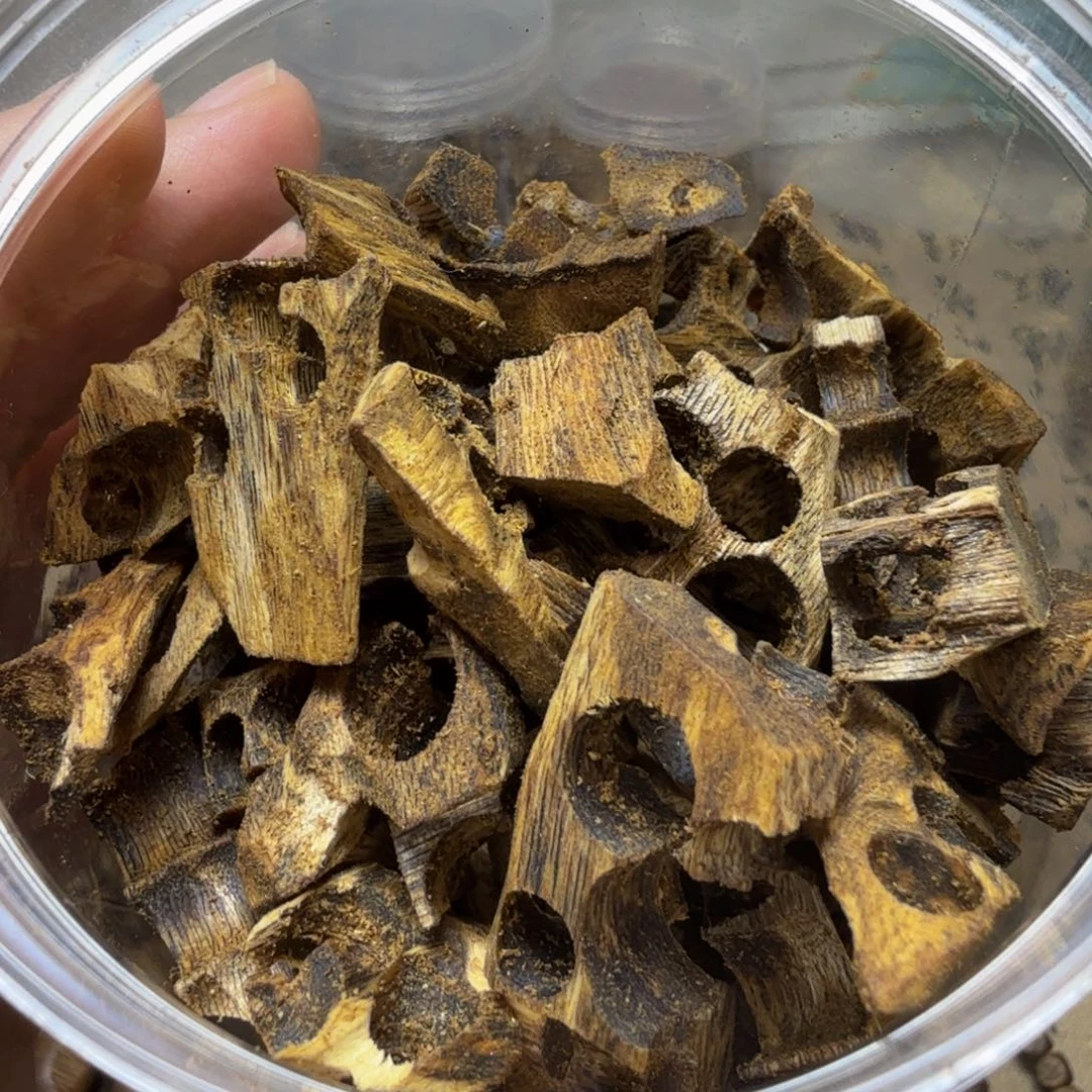 沉香碎屑沉香钻孔料