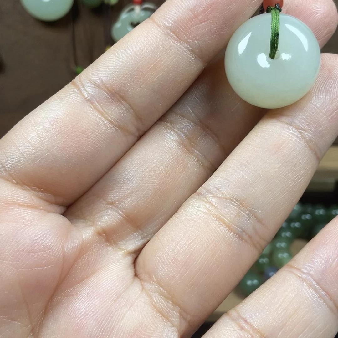 两***麻颈饰未镶嵌和田玉