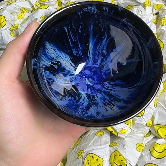 茶盏是因为它具有极深