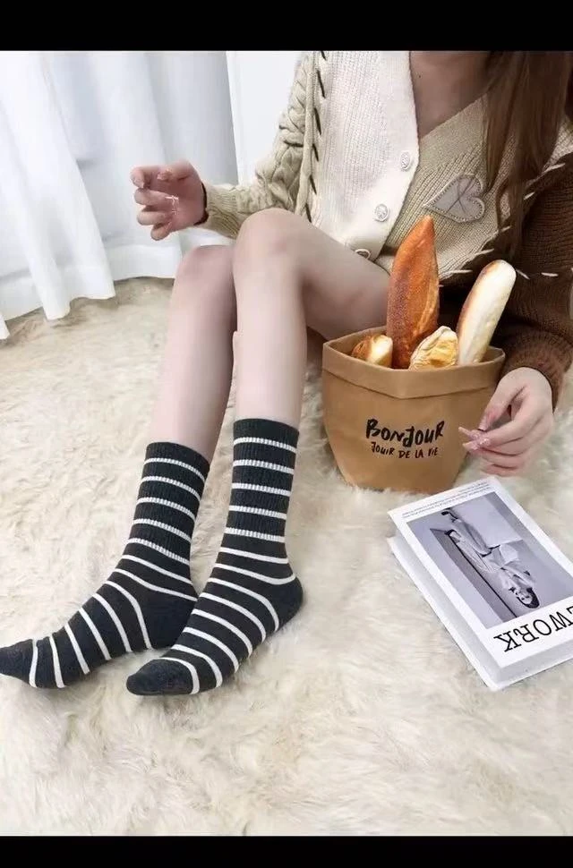 【王家二小姐】竖条纹堆堆袜子女中筒袜