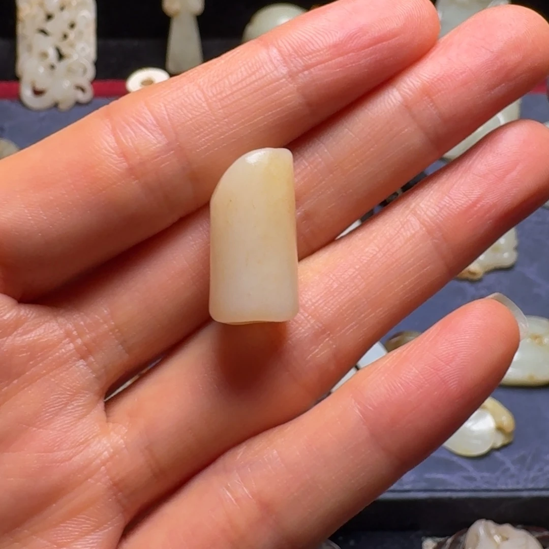 和田玉（糖玉）未镶嵌挂件天**客