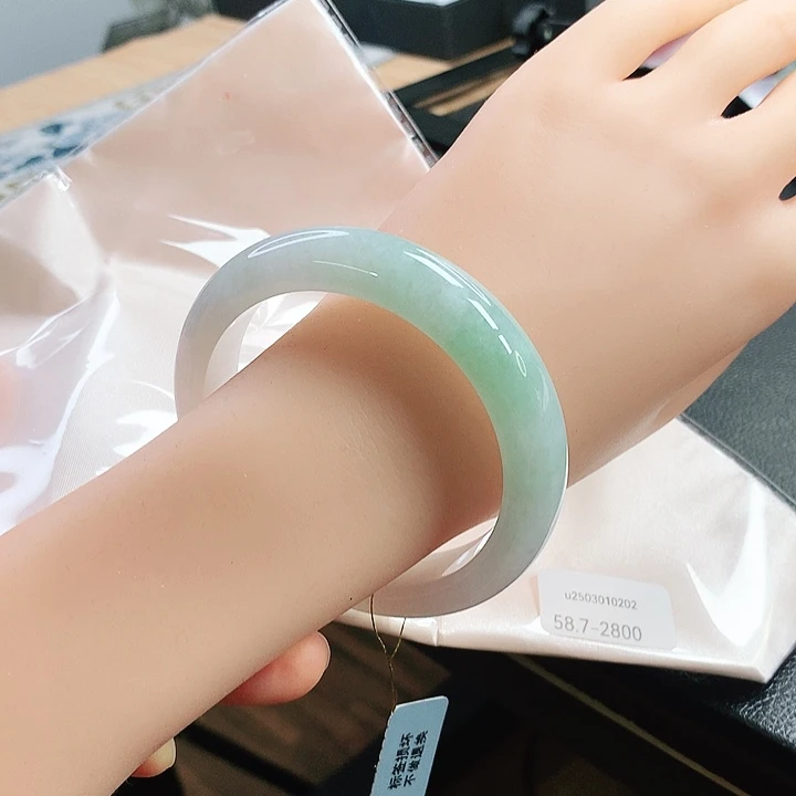 翡翠手镯未镶嵌58➕圈口