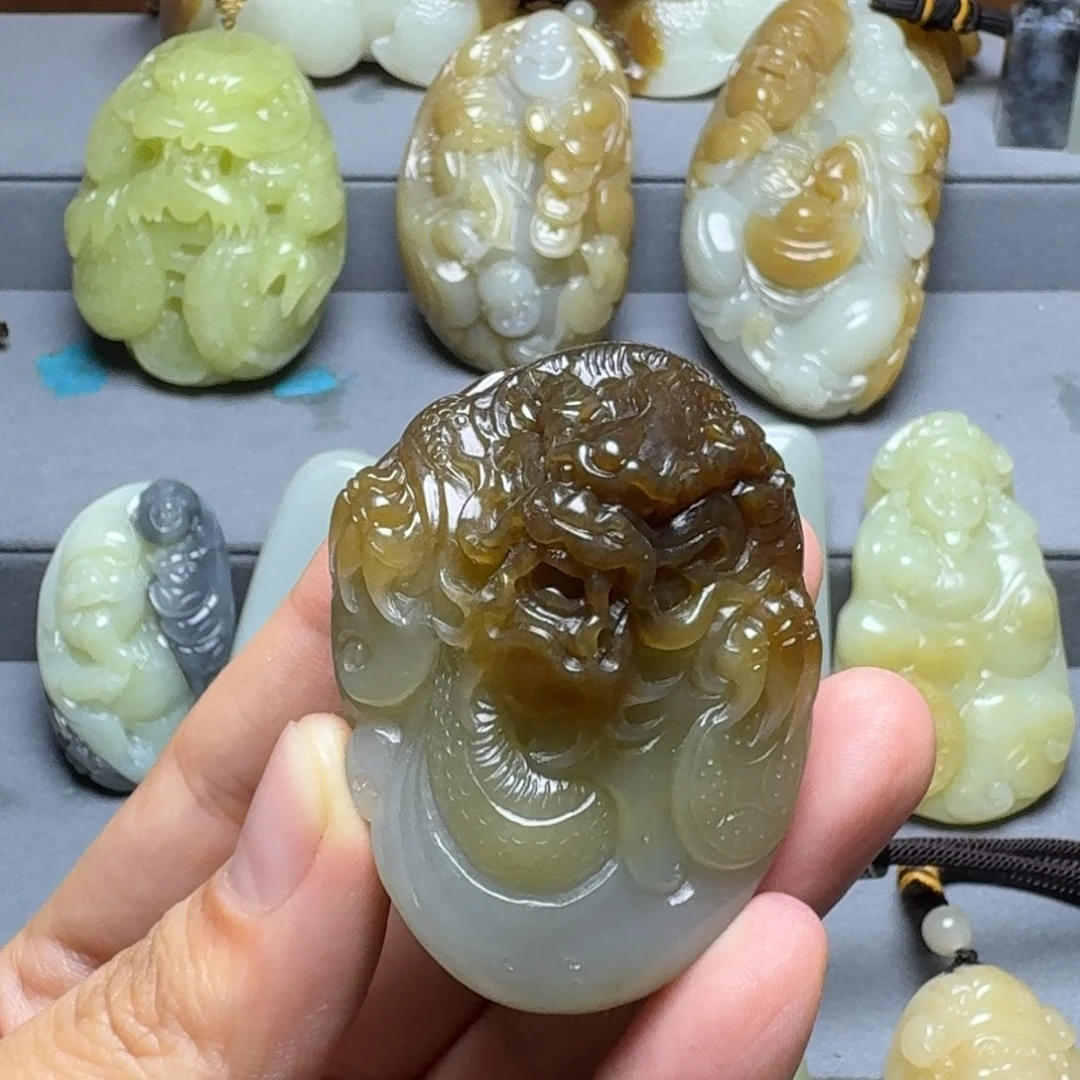 和田玉未镶嵌颈饰