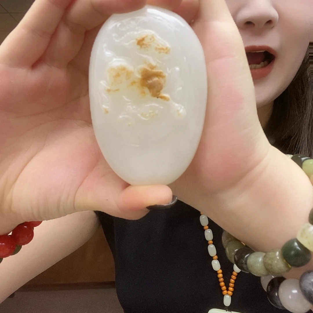 和田玉（糖玉）未镶嵌把件